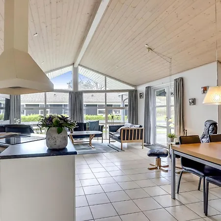 Lovely In With Sauna Дом отдыха *