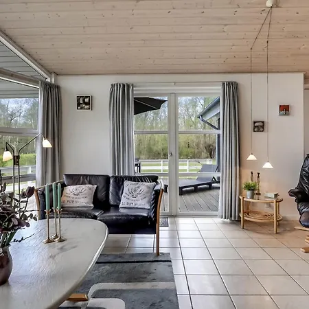 Semesterbostad Lovely In With Sauna